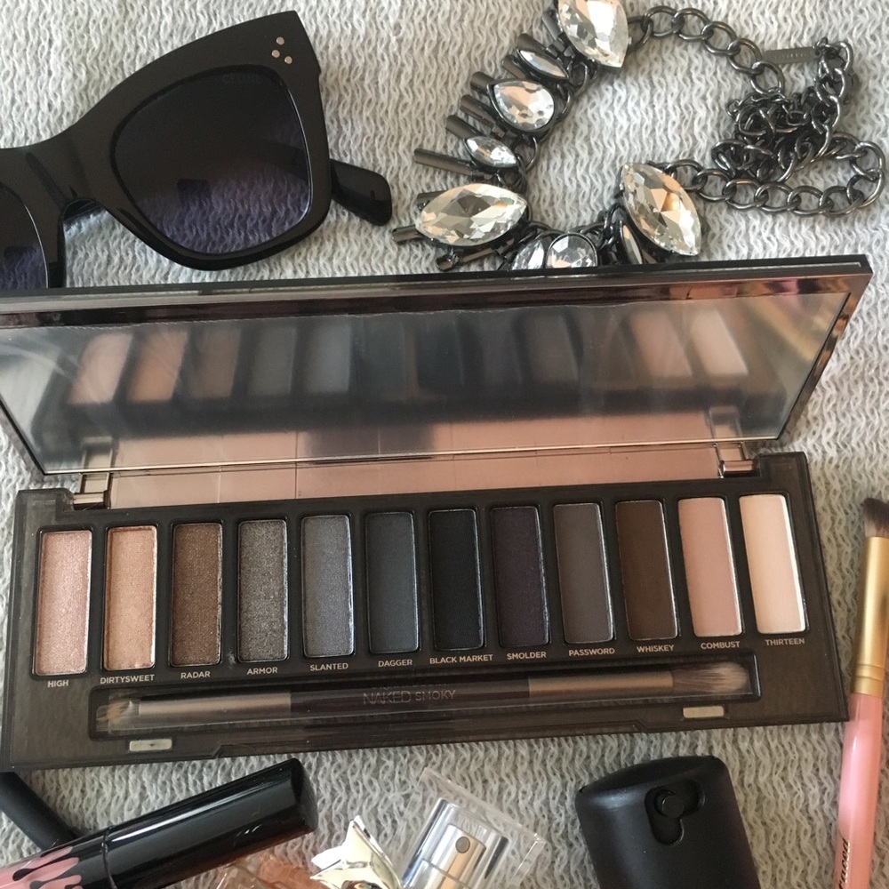 Urban Decay Naked Smokey Pallete - Picture 2 of 3
